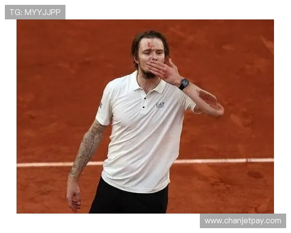 布勃利克强势挑战德米纳尔巴黎大师赛上演巅峰对决