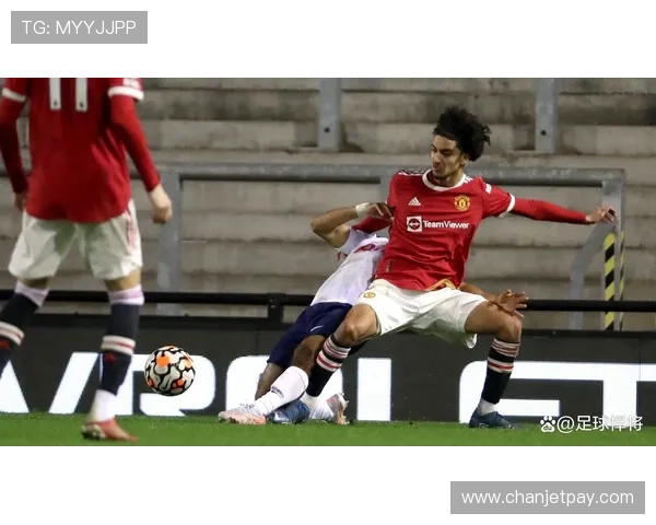 英媒称吉拉西或成曼联冬窗引援目标齐尔克泽去留未定