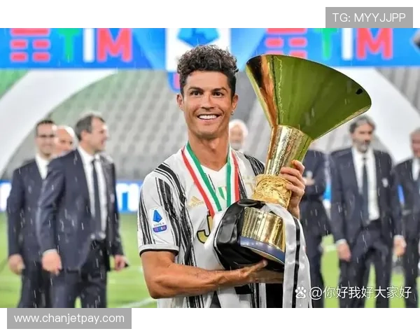 C罗昔日尤文队友工地打拼走红25岁因伤退役成励志典范 C罗昔日尤文队友工地打拼走红25岁因伤退役成励志典范